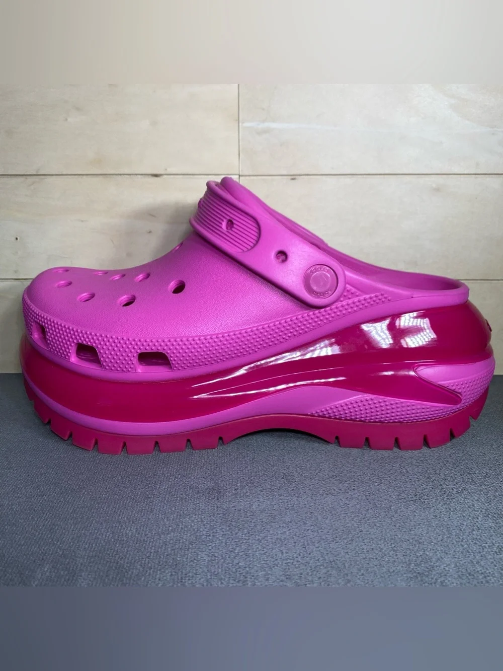 Crocs Classic Mega Crush Clogs Pink Women's Size 8 Shoes Chunky Platforms